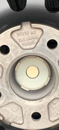 <お話中> 225/55R17 スタッドレスタイヤ(ホイール付き)