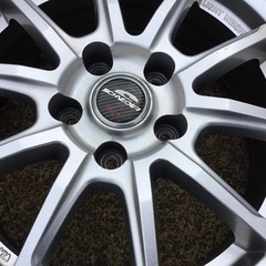 215/70R16 アルミホイール付スタッドレスタイヤ4本セットの画像