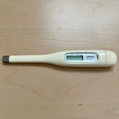 オムロン 体温計 ケース付きの画像