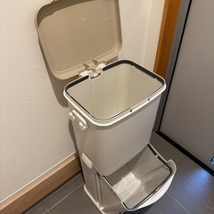 プラスチック分別ゴミ箱　2段の画像