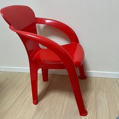 こども用の椅子の画像