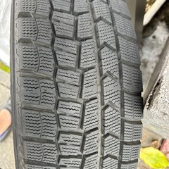 H30年式トヨタシエンタ対応アルミホイール付きスタッドレスタイヤの画像