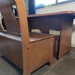 オフィス家具　テーブル　椅子の画像