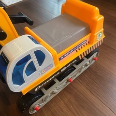 西松屋のショベルカー　ヘルメットなしの画像