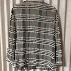 Lサイズ グレーチェック ブラウスの画像