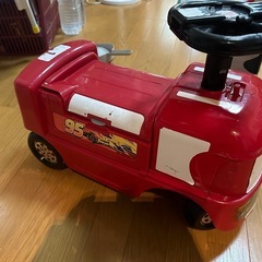 カーズ 車 乗れる 室内の画像