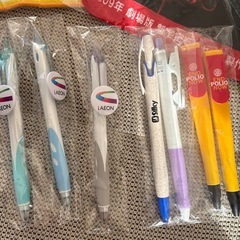 ハンドタオルと文具まとめての画像