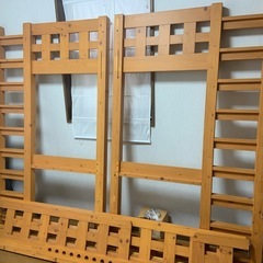 木製ベッドの画像