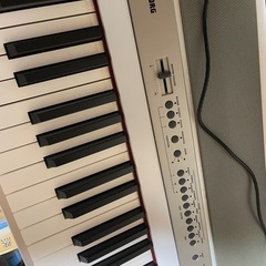 KORG電子ピアノ(チェア付)の画像