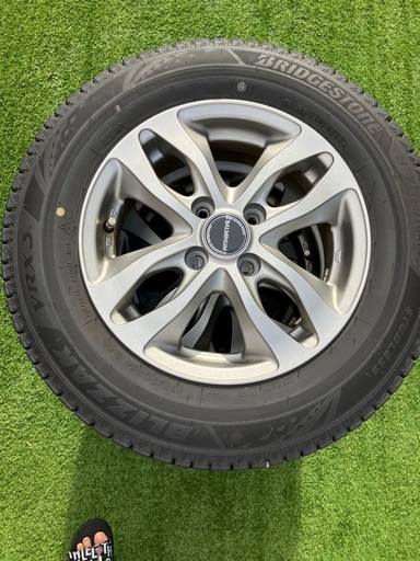 【最終値下げ】22年製ホイール付きブリザックVRX3　175/70R14 