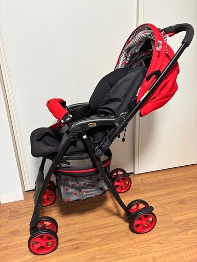 新品
ベビーカー　アップリカ　フライル