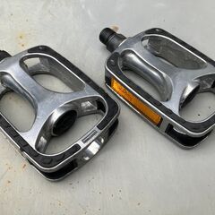 TREK VERVE+ 純正ペダルの画像