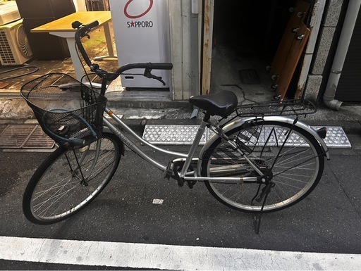 自転車　サントラスト　ギアなし　ママチャリ　シルバー　26インチ