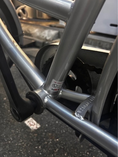 自転車　サントラスト　ギアなし　ママチャリ　シルバー　26インチ