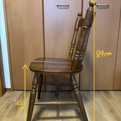 木製椅子（座版割れ）の画像