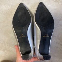 【ほぼ新品】VIVIAN×シルバーパンプスの画像