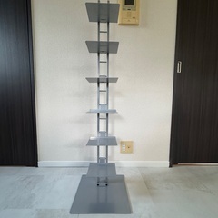 スチール製ブックタワーの画像