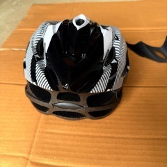 大人用　ヘルメット　自転車用の画像