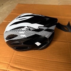 大人用　ヘルメット　自転車用の画像
