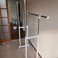 ハンガーラックの画像
