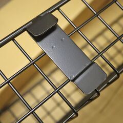 新品2580-2　アイアンラック　鉄かご　縦32 横84 高さ10㎝ 　大きい　飾り棚　店舗什器　フックあり　DIY　展示台　長期保管品　ワイヤーバスケット　黒　ブラック　の画像
