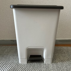ゴミ箱(小)の画像