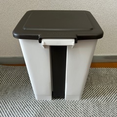 ゴミ箱(小)の画像