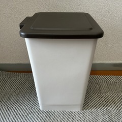 ゴミ箱(小)の画像