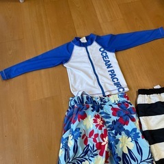 0歳から7歳くらいまでの男児水着セットの画像