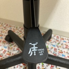 チェア　デスク用　ピンク　ブラック　キャスター付き　昇降可の画像