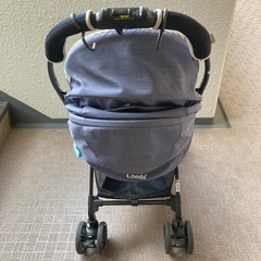 Combi 4輪ベビーカーの画像