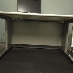 オフィス用デスク（事務机）引出し無し（１台）の画像