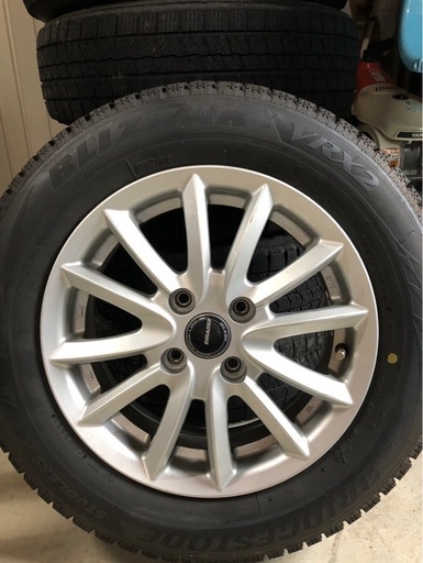 (お取引き中)スタットレスタイヤ