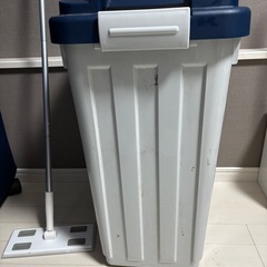 ゴミ箱の画像