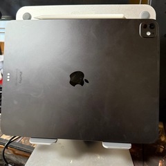 iPad Pro スペースブラック 13インチ wifiモデル  1TB  スタンド、ApplePencilProつき。これ1台でデジタルイラストが描けます！の画像