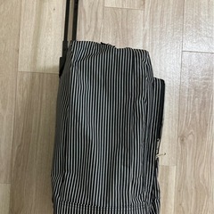 ［値下げ］キャスター付きバッグ　旅行　トラベル　ストライプ　グレーの画像