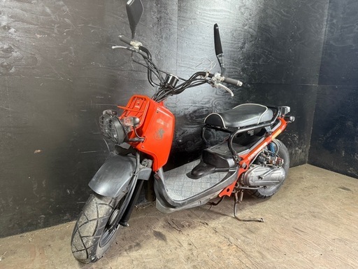 ★支払総額8.2万円★定休日なし！いつでも現車確認可能です！ ホンダ ズーマー オレンジ 人気のズーマー！ 4スト！ バッテリー新品！ 社外エアクリ！ 社外マフラー！ 社外リアサス！ アルミステップ！