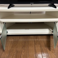 テレビ、テレビ台の画像