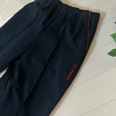 adidas　の画像