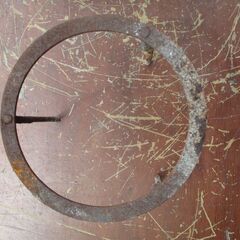 ☆ レトロ感と高級感を兼ね備えた味のある角火鉢 灰・火箸・三徳付き◆日本の暖炉の画像