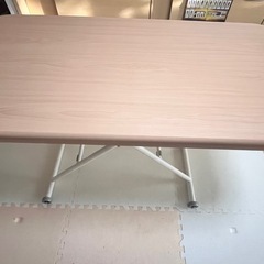 手動昇降式テーブルの画像