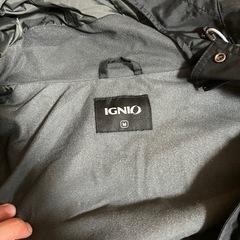 IGNIO ブラック ナイロンジャケット Mサイズフード付き
の画像