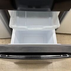 J3052 【リユースのサカイ柏店】　Hisense ハイセンス　2ドア冷蔵庫　AT-RF150-BK　右開きタイプ　2020年製　クリーニング済み　参考価格32,800円の画像