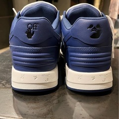 オフホワイト　スニーカーの画像
