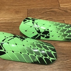 子供用　サッカーすね当ての画像