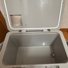 シマノ フィクセル22L クーラーボックスの画像