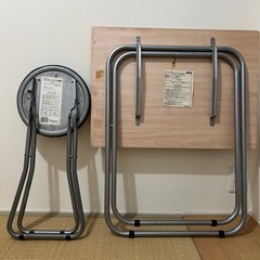 テーブルとチェアチェアの画像