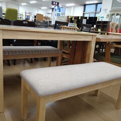 リユースのサカイ浦和店 【F018】★ダイニングセット4人用 ベンチ2個の画像