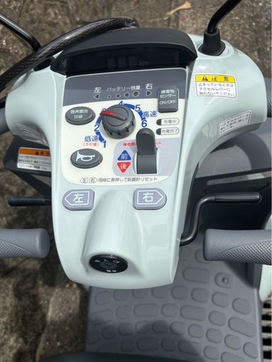 2025年7月購入ほぼ新品セニアカー走行20km