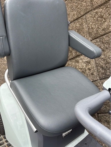 2025年7月購入ほぼ新品セニアカー走行20km